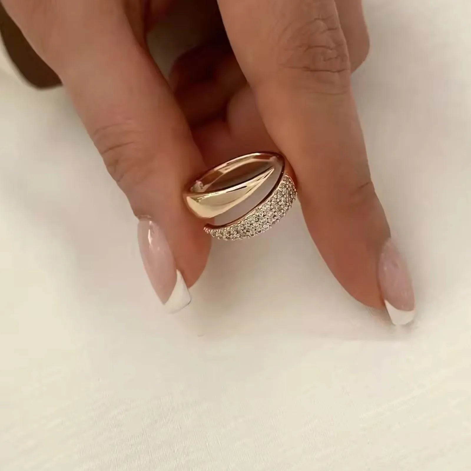 Golden Glow Ring – 18K Gold Plated Luxury Women’s Ring | Elite Luxury Jewelry My Store